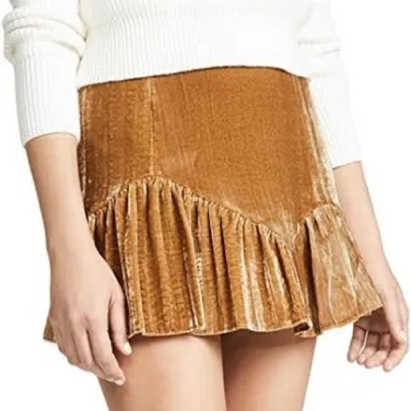 LOVE SHACK FANCY size 6 Eliza Velvet Mini Skirt LoveShackFancy - Picture 2 of 5
